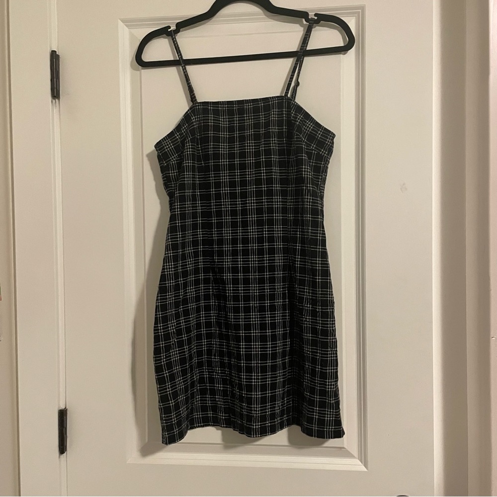 Romwe plaid black and white bodycon dress